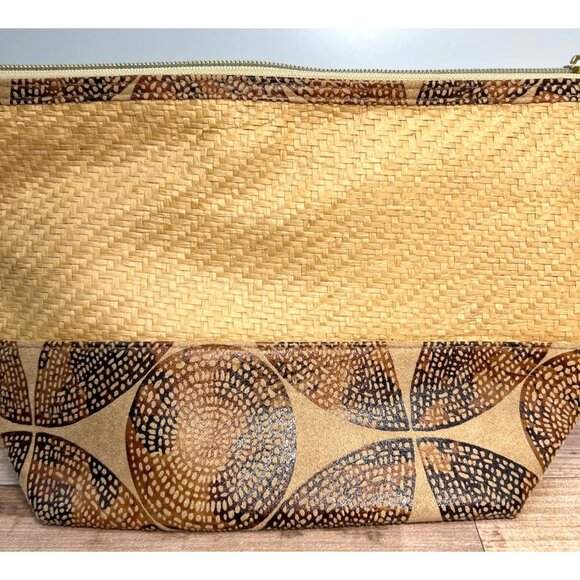 Handcrafted Woven Beige & Brown Zip Clutch With Geometric Print - Picture 2 of 5
